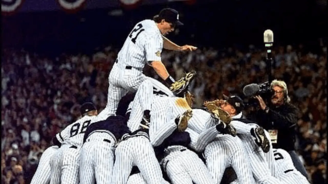 El regreso de los Yankees en la Serie Mundial de 1996 ha sido uno de los más memorables por el hecho de que se estaban enfrentando al trio mortal de la Liga Nacional, Greg Maddux, John Smoltz y Tom Glavine de los Bravos de Atlanta.