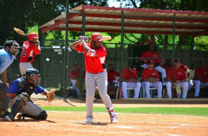 Vladimir Guerrero Jr. recibe permiso para jugar en lidom, según fuentes el jugador de tercera base de los Azulejos de Toronto y de los Leones del Escogido en la Liga Dominicana de Beisbol Invernal, podría debutar pronto con los Melenudos.