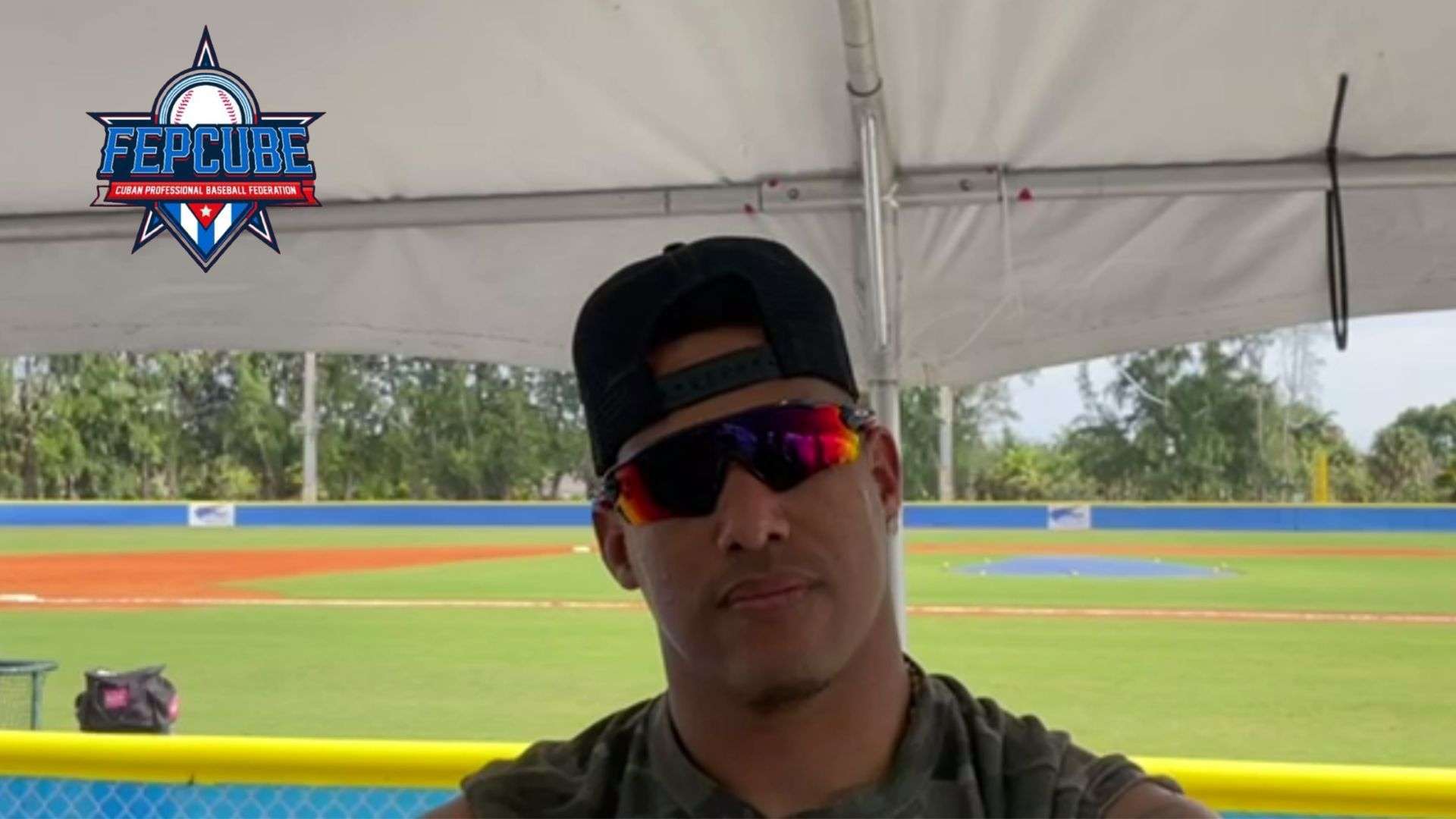 El ex grandes ligas Yunel Escobar dejó saber en su cuenta de Instagram que su participación con la Federación Profesional Cubana de Béisbol (FEPCUBE) llegó a su fin