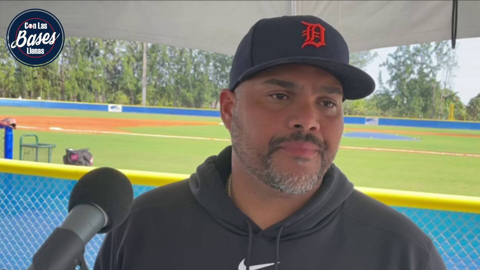 Brayan Peña, manager del equipo de la Federación Profesional Cubana de Béisbol (FEPCUBE), habló con los distintos medios de prensa que se dieron cita en la base de entrenamiento del equipo en Miami.