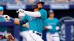 Dominicano Jonatan Clase conectar primer hit en MLB con los Mariners (VIDEO)
