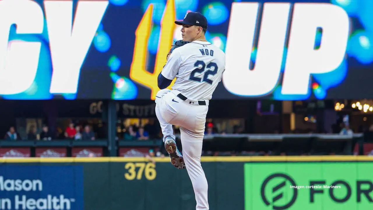 Bryan Woo roza juego perfecto vs Padres