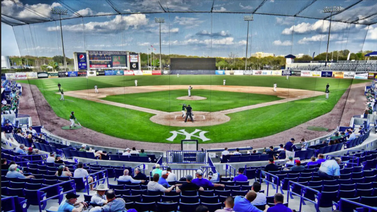 El estadio de los Rays, Tropicana Field en St. Petersburg, resultó significativamente dañado por el huracán Milton el 9 de octubre y no estará disponible cuando el equipo comience la temporada regular a finales del mes de marzo. Los Yankees continuarán jugando sus juegos de entrenamiento de primavera en Steinbrenner Field en 2025