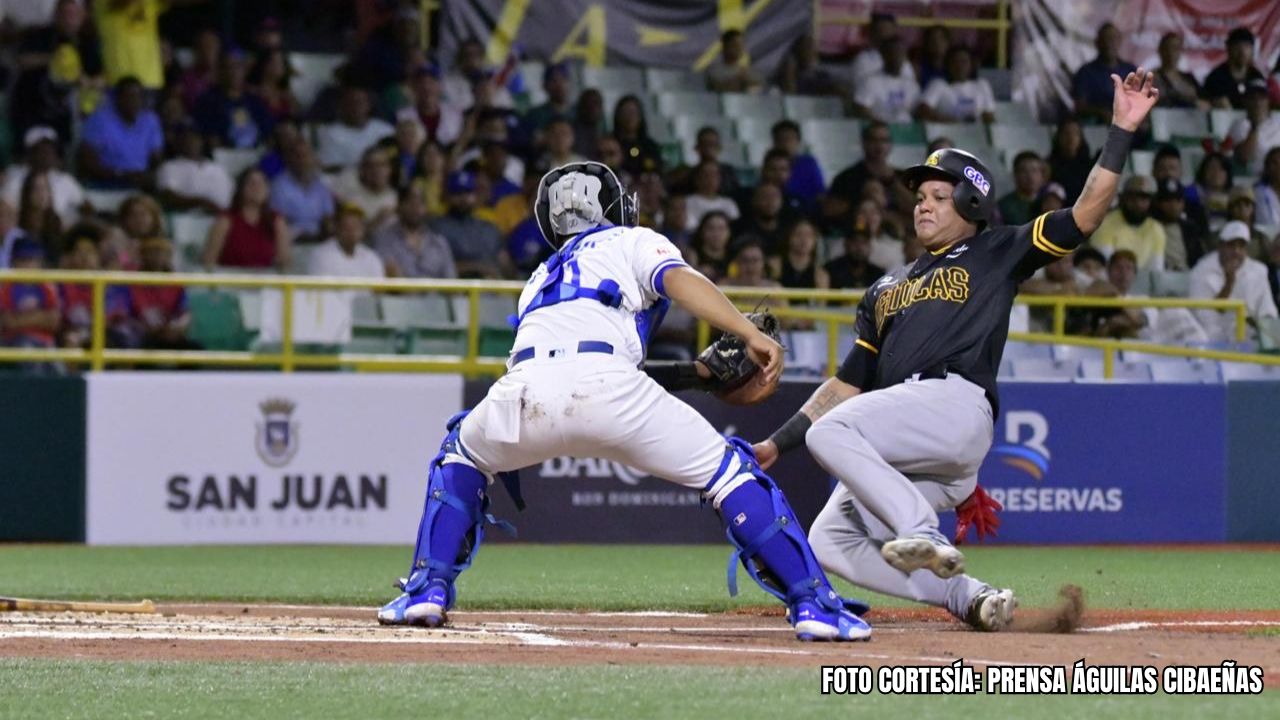 En una emocionante jornada en el Estadio Hiram Bithorn de San Juan, Puerto Rico, los Tigres del Licey lograron su primer triunfo en la segunda edición de la Serie "Titanes del Caribe"